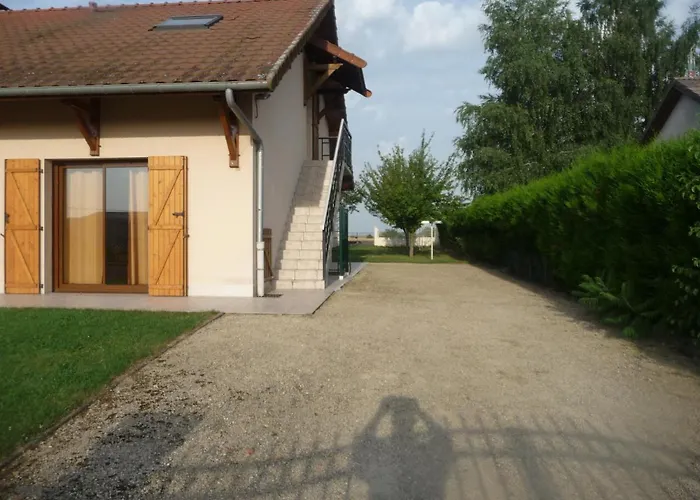 Le Logis Du Der Giffaumont-Champaubert